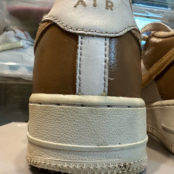 Air Force 1 - Picture 6 of 16